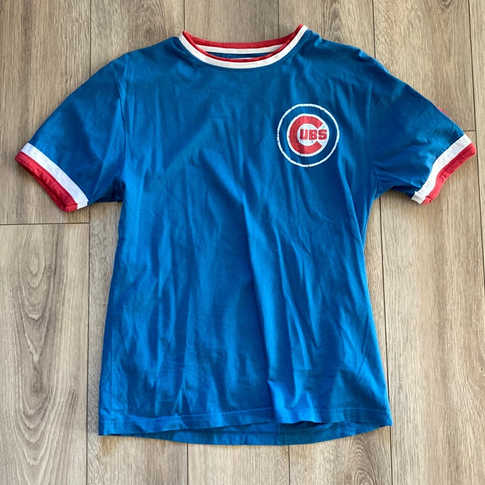 Cubs tee size M